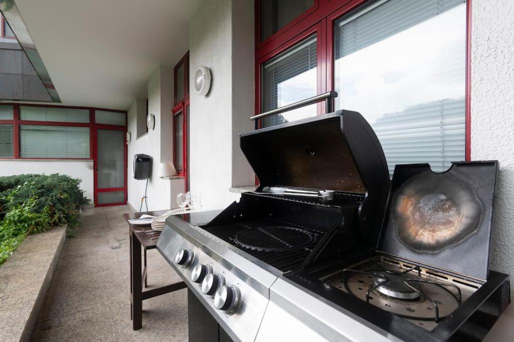 Unique Apartment With Private Pool, Cinema, Spa Prague Exterior photo