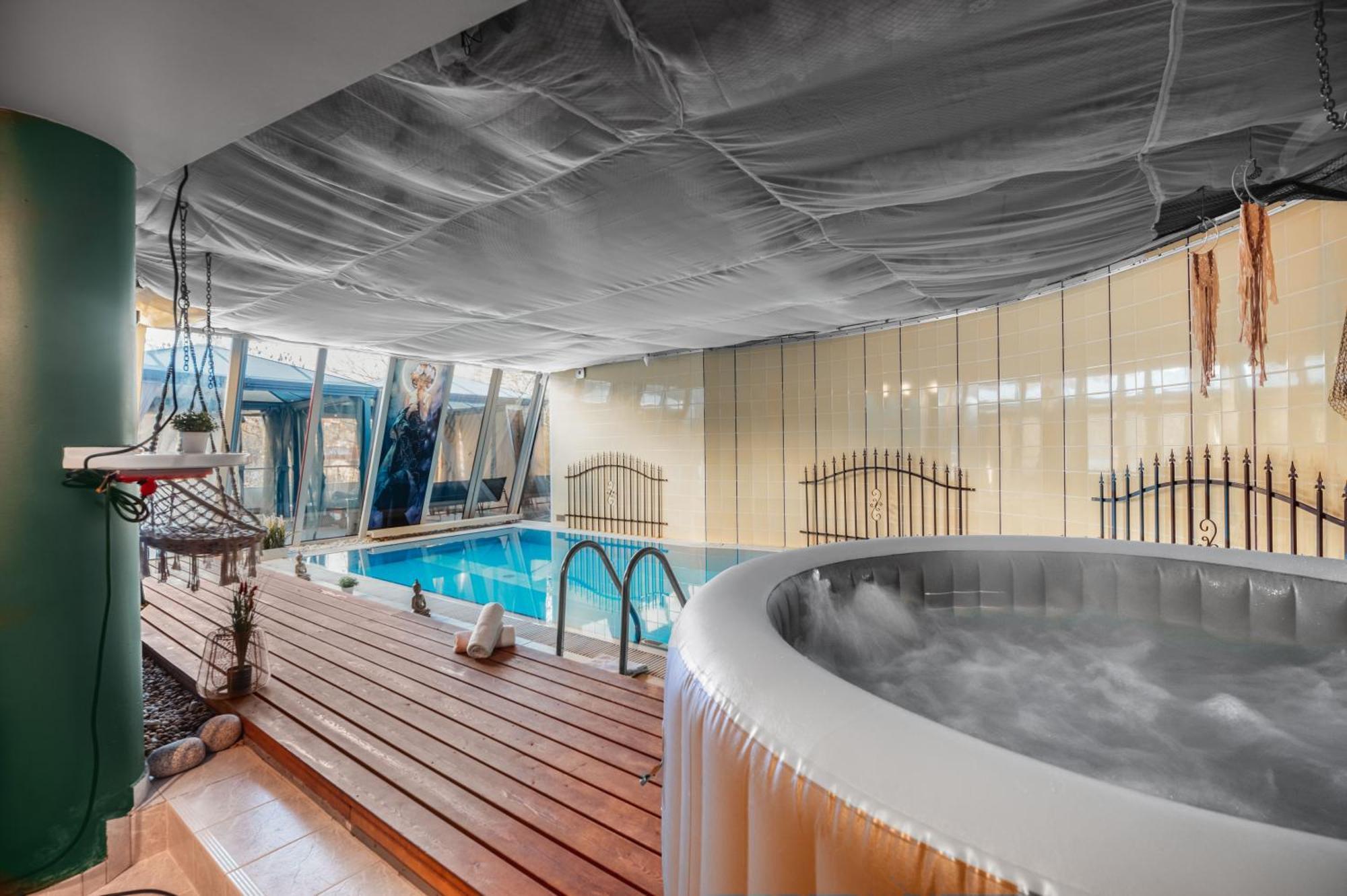 Unique Apartment With Private Pool, Cinema, Spa Prague Exterior photo
